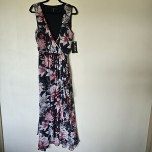 Brand Sangria , Bloom with Confidence in this Stunning Maxi Dress , Size 14